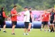 Scott Wisemantel talks with Eddie Jones during a training se